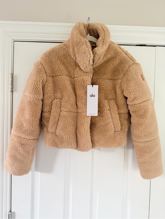 ALO Yoga Jackets & Blazers - ALO Yoga Tan Sherpa Cropped Puffer Jacket
